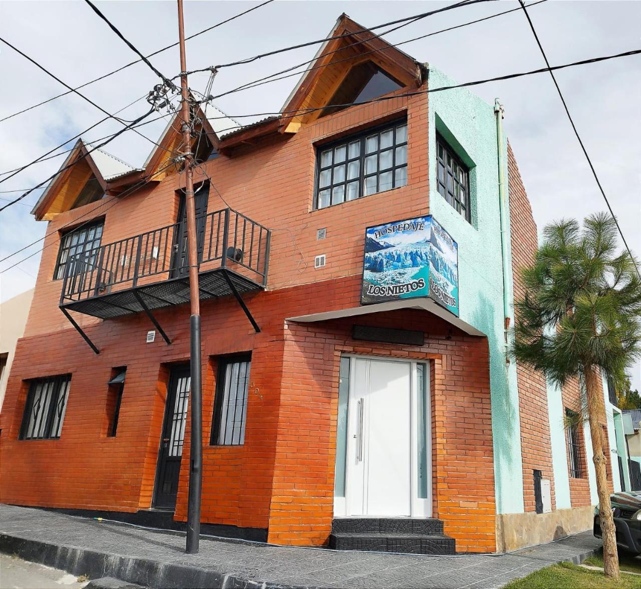 Hospedaje Los Nietos Hostel El Calafate Ngoại thất bức ảnh